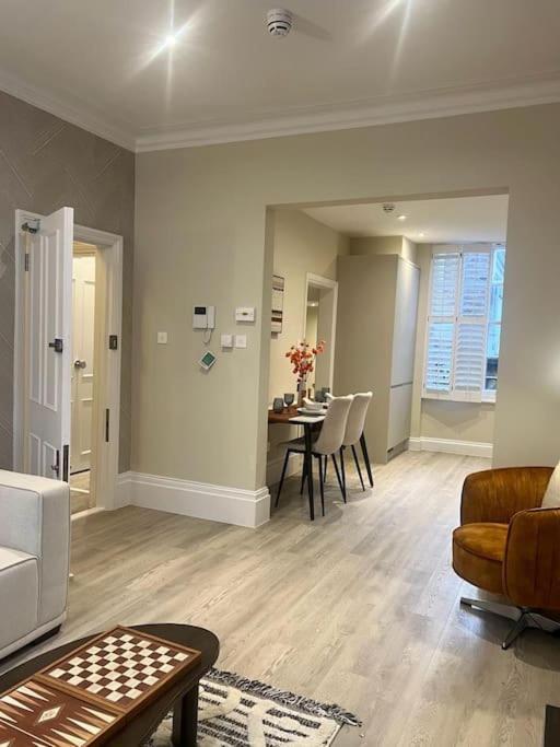 Ferienwohnung New Flat In Holland Park London Exterior foto